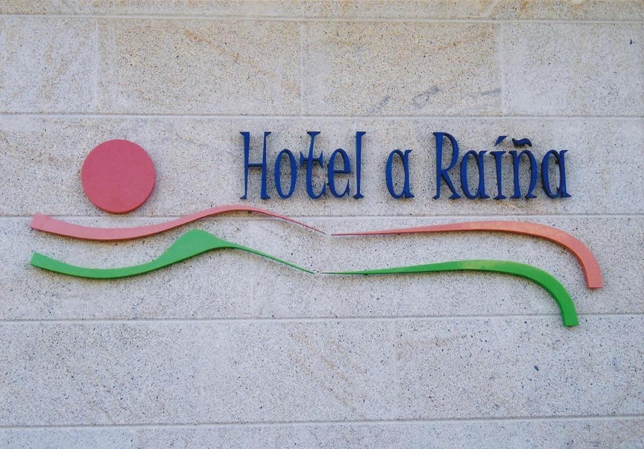 A Raina Oia